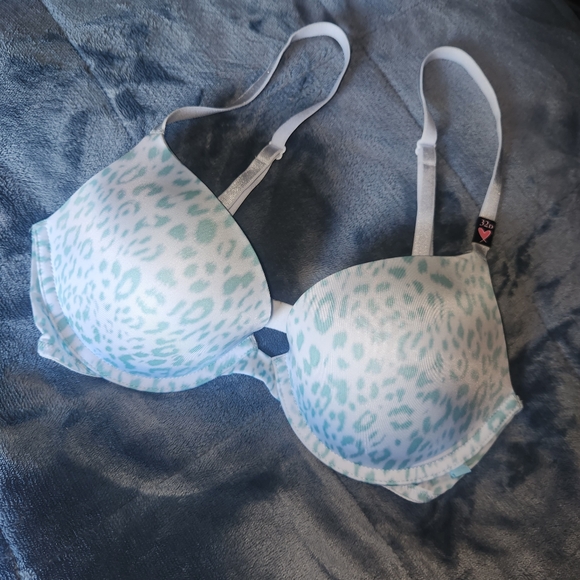Victoria's Secret Bra push up - Picture 1 of 4